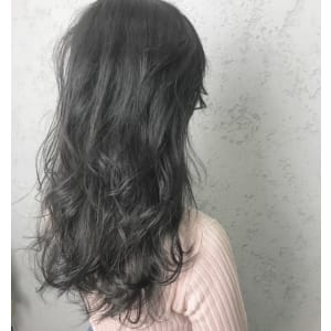 ダークグレー