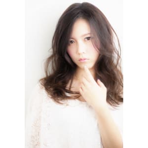 大人可愛いゆるふわセミディ