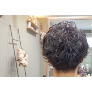 ツーブロック＆ナチュラルパーマで人気のマッシュに - hair atelier ANELLO【ヘアアトリエアネロ】掲載中