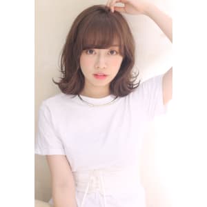 外ハネミックス カジュアルミディ 抜け感アッシュ