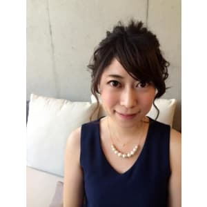 編み込みパーティーアップ