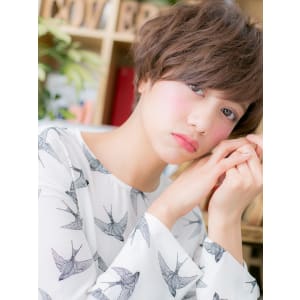 アシンメトリーな女っぷりショート