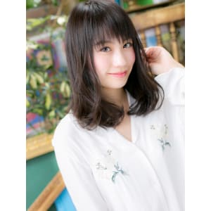 ナナメショートバングが可愛い♪