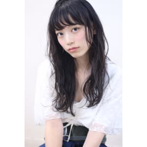 透明感のある柔らかゆるパーマロング