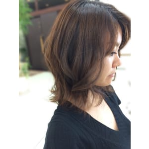 大人ミディアム   外ハネスタイル