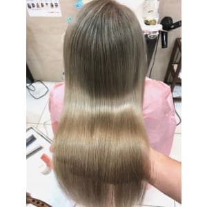 ハイトーン極ツヤイルミナヴェール