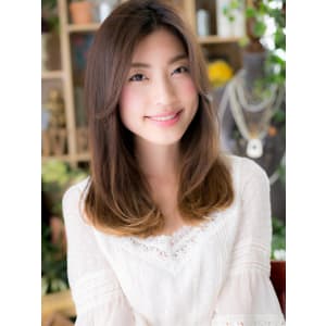カジュアルも大人っぽくも◎こなれロング