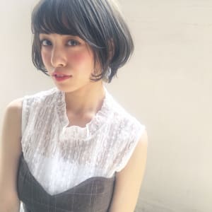 カーキーアッシュ小顔ショートボブ