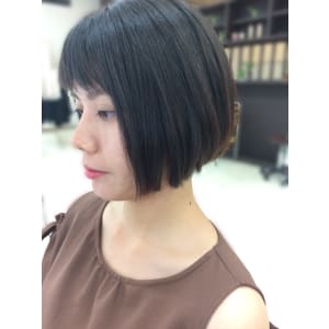 オトナ女子のショートボブ