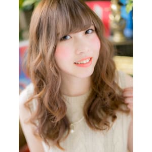 斜めバングのMIXカールロング