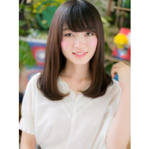 大人かわいい黒髪ナチュラルストレート