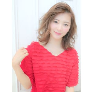Ｌａ　Ｂｌｅｓｓ毛先で遊ぶ旬な外ハネロブ★