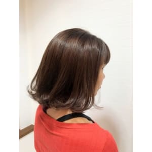 外ハネワンカールボブ