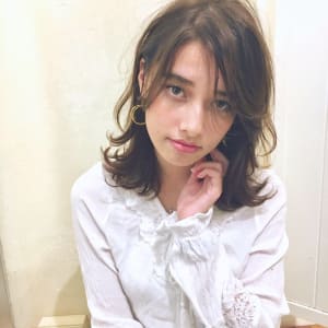 外ハネくびれミントアッシュ