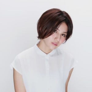 大人可愛いセンターパートボブ
