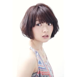 風にゆれるボブ
