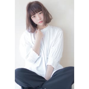 グレージュカラー切りっぱなしボブスタイル　AKI-209