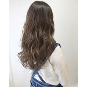 【prize池袋西口】YUKO ハイライトプラチナアッシュ