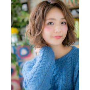 アシンメトリーな前下がりボブ