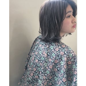 大人外ハネアッシュグレージュロブ