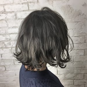 ライトグレージュ