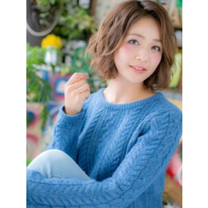 アシンメトリーな前下がりボブ
