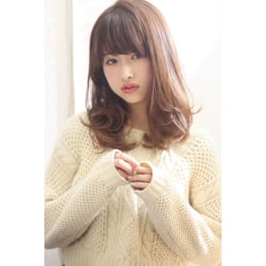 小顔厚めバング　ゆるふわパーマ