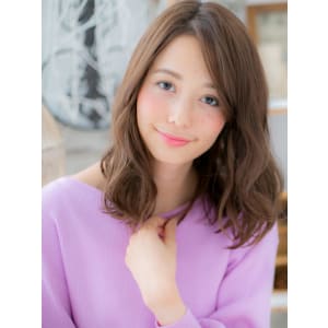 大人かわいいかきあげバングゆるふわカール抜け感くびれミディ