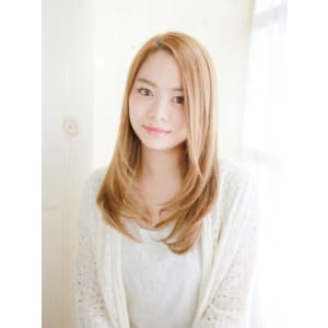 ハイトーンベージュのやわらかストレート