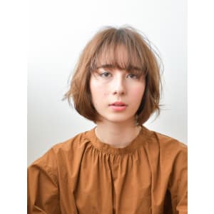 大人可愛い小顔ショートボブ