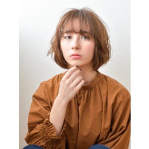 大人可愛い小顔ショートボブ