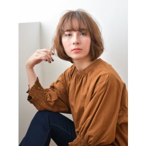 大人可愛い小顔ショートボブ
