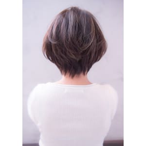 美容師からも大人気の小顔に見せるドライカットの達人