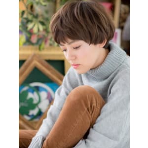ボーイッシュな小顔前下がりショート