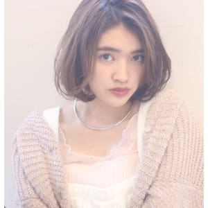 小顔フェミニンワンカールモテボブ