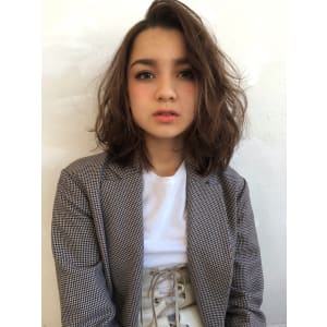 大人の抜け感　アンニュイウェーブ