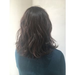 大人かわいい透けるアッシュ