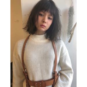 ベビーバングの切りっぱなしボブ
