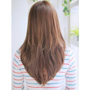 ナチュラルなロングヘアースタイル