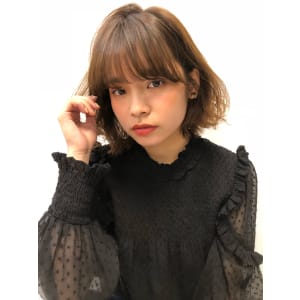 フェミニンなAラインボブ　センシュアルカラー