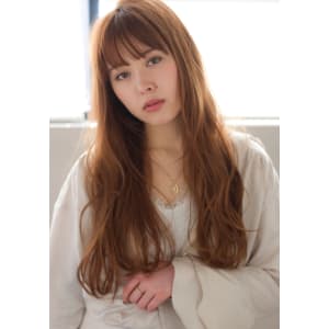 大人のロングスタイル　小顔にみせる前髪　デジタルパーマ