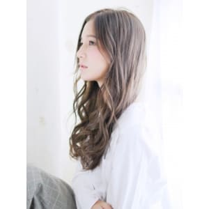 透け感ベージュのミックスカール
