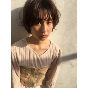 大人小顔ナチュラルショート