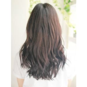 ヘルシーな黒髪ゆるウェーブ