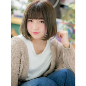 小顔ストレート大人ボブ