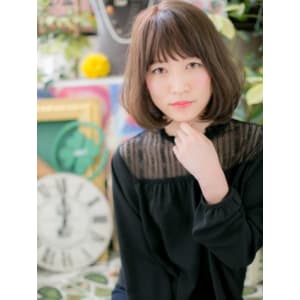 ナチュラル仕上げ＊前下がりボブ