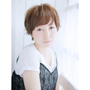 外ハネショートスタイル