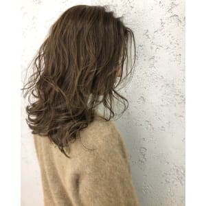 透明感ベージュカラー 池袋東口
