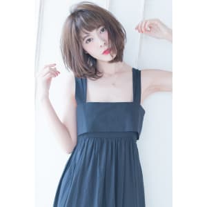 ベリーブルーアッシュのひし形ショートボブ AKI-283