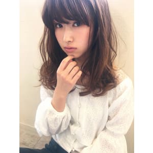 大人愛されフェミニンレイヤーセミディ